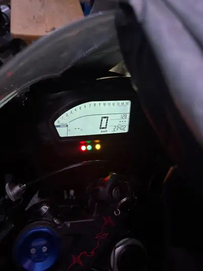 Amazing machine absolute rocket selling to get a r1 mint condition no issues