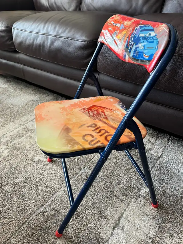 Lightning, McQueen kids chair in Chairs & Recliners in Timmins - Image 4
