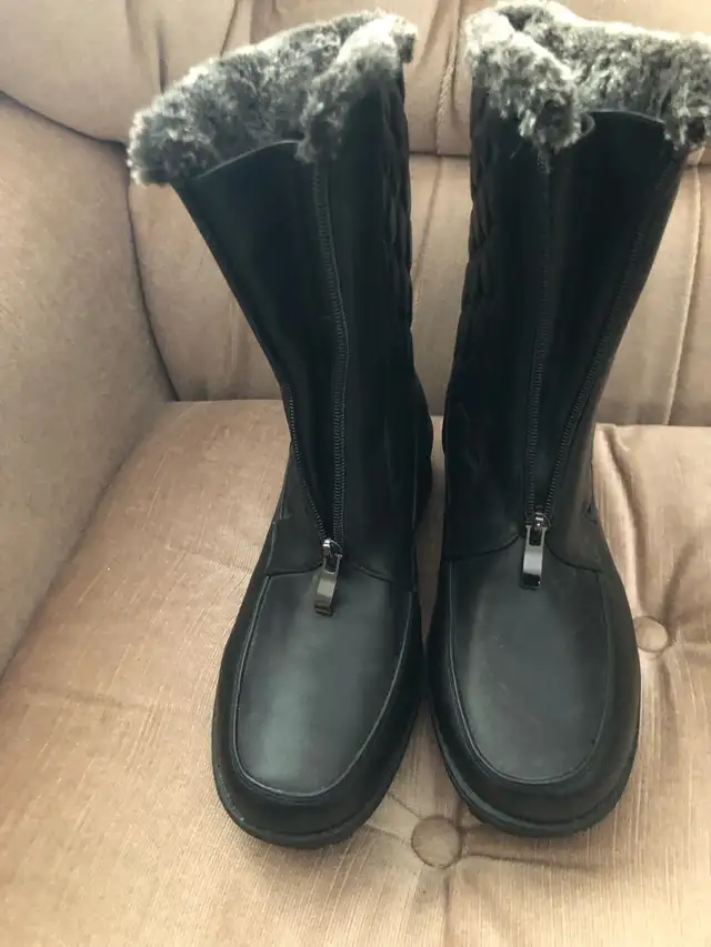 Women’s Winter Boots Tender Tootsie in Women's - Shoes in Norfolk County - Image 3