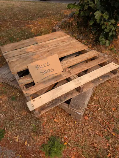 FREE SKIDS - Curbside, View more