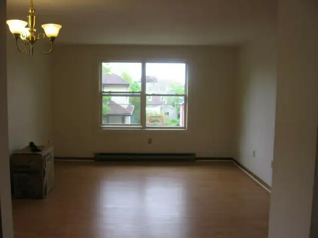 March 1 Allan St Nr Quinpool Rd Large 2 Bedroom   Den Apartment