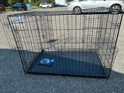 Give your large dog the secure and comfortable space they deserve with this excellent condition Dogi...