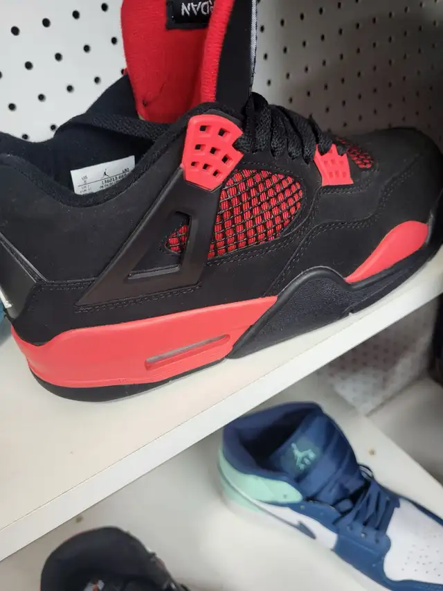 Jordan shoes 4  in Men's Shoes in Longueuil / South Shore - Image 3