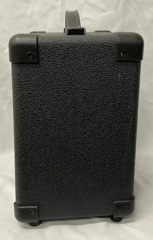 DEAN MARKLEY ENTRY LEVEL AMP in Amps & Pedals in North Bay - Image 3