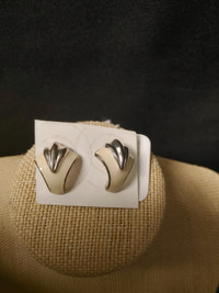 Off White and Silver Tone Earrings
