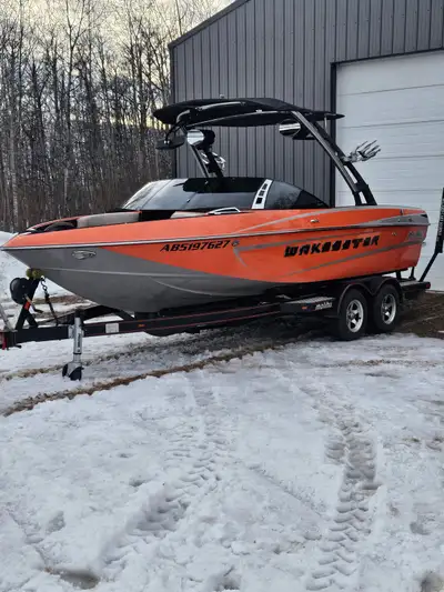 22ft wakeboard/wakesurf boat - 726 hours - Second owner, we have owned since 2017 - Has been meticul...