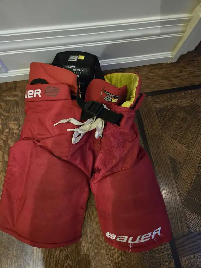 Red hockey pants. Jr M Jr L in Hockey in City of Toronto - Image 5