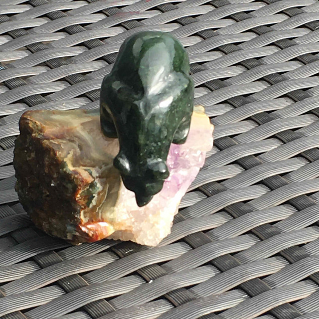 Jade Carved Bear on Amethyst Rock in Arts & Collectibles in Delta/Surrey/Langley - Image 2