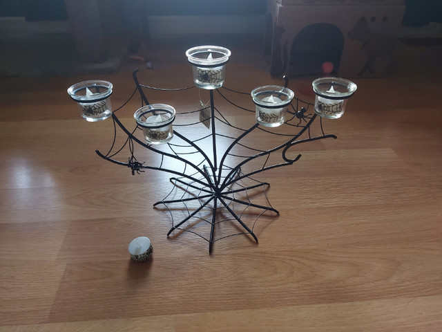 Yankee Candle Spider Web Tea Light Candle Holder in Home Décor & Accents in Kamloops