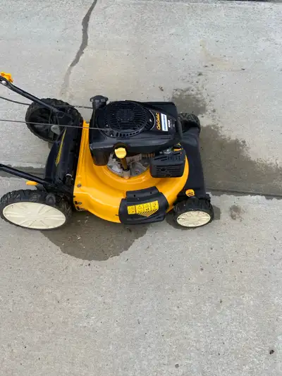 Self propelled like new cub cadet lawnmower. Mint condition
