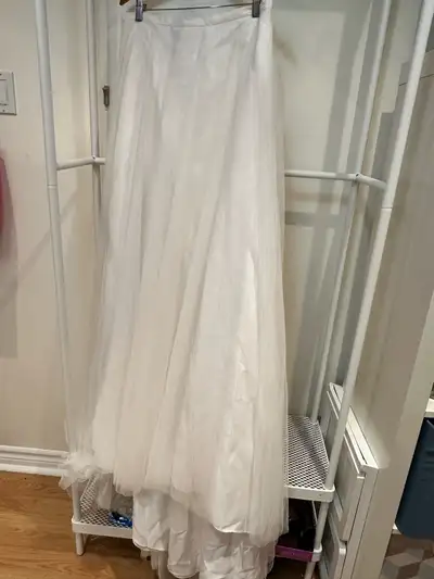 This dress was gifted to me from David’s Bridal, never worn. Size 18w, Gorgeous flowy skirt with lon...
