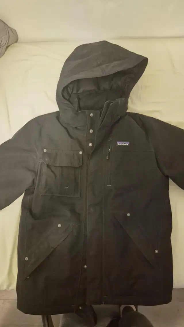 Patagonia Wanaka Down Jacket Men Size S in Men's in City of Toronto - Image 3