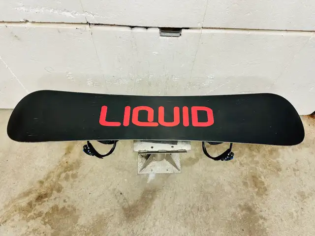 Liquid snowboard 136 cm with Firefly bindings in Snowboard in Markham / York Region - Image 8