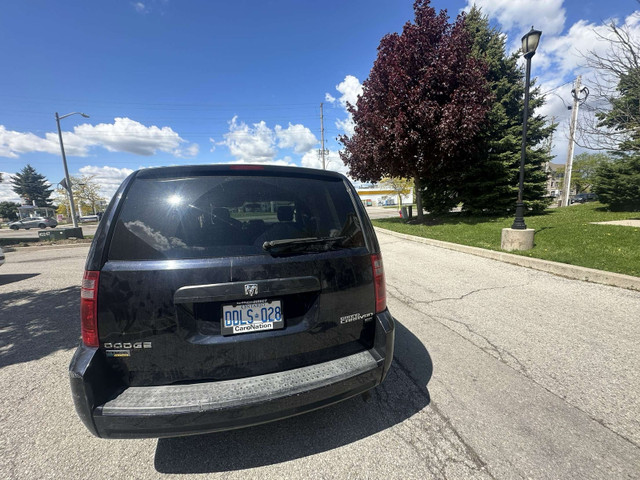 dodge caravan in Cars & Trucks in Hamilton - Image 4