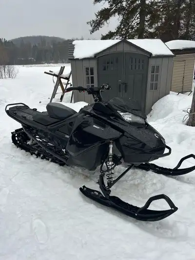 2020 Skidoo Summit Sp 850 146 -3000km Fresh service & spark plugs runs drives and stops great. 2.5”...