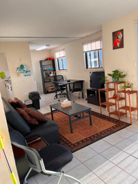 1 Bedroom Sublet May1-Aug31 $599 (reg $765) 1-minute from UofW!