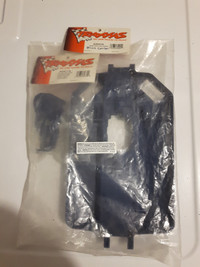 Traxxas E-maxx chassis and gear cover