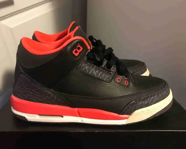 Nike Air Jordan 3 Crimson 7y in Men's Shoes in City of Toronto - Image 2