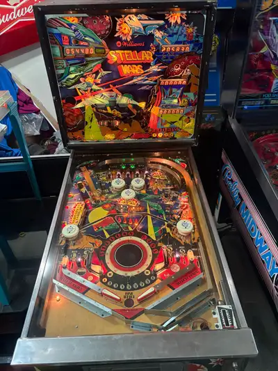 1979 stellar wars classic pinball machine . Recently refurbished by technician with lots of new part...