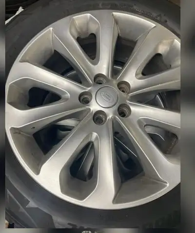 Land Rover rims + Blizzaks -22540-18 Rims are in good condition Pick up in missiauaga on Dundas No I...
