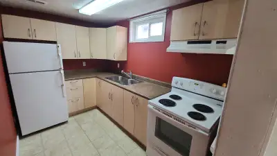 1 Bedroom + Den for Rent in Lower College Heights