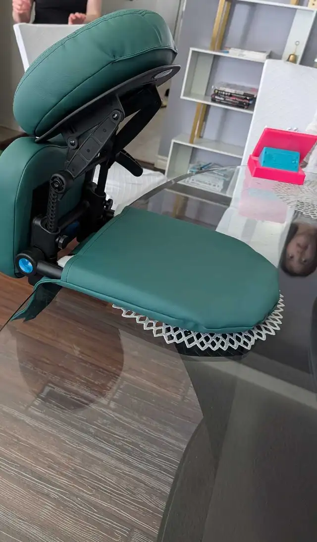 Table Top Massage table in Other in Markham / York Region - Image 5