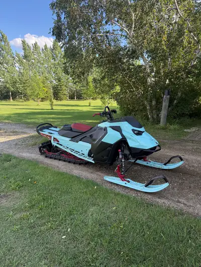 2024 freeride 146 turbo -1131 miles -Backwoods rear bumper - Cfr risers and grips -Munster finger th...