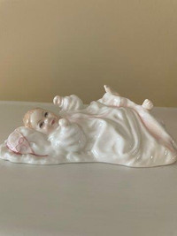 Royal Doulton Figurine New Baby Girl HN3712