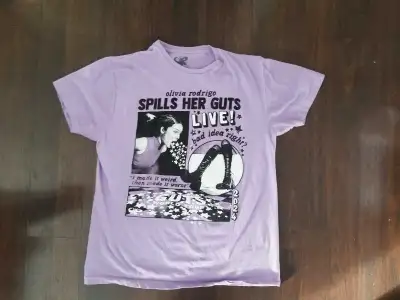 Hot Topic Olivia Rodrigo tshirt size XL, View more