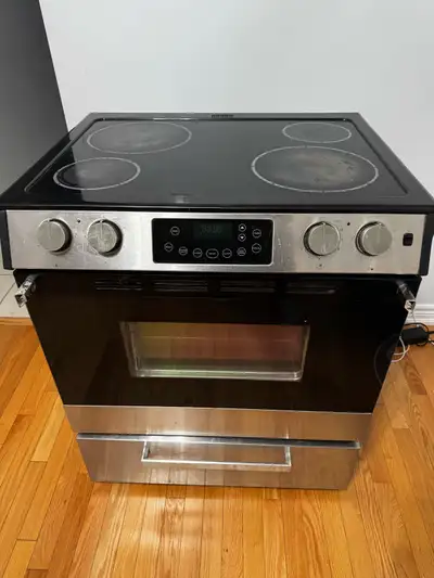 Electric stove is for sale.stove and oven is working perfect only 1 burner is no working