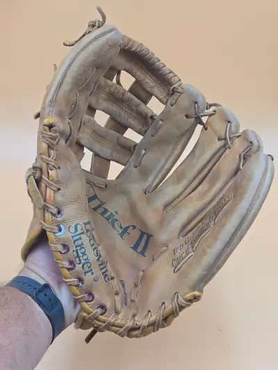 Louisville Slugger Baseball Softball Glove / Mitt - Thief II, View more