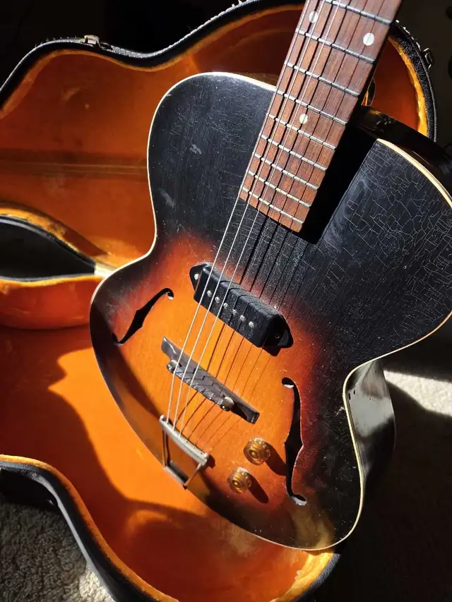 1935 Gibson L 50 in Guitars in Hamilton - Image 2