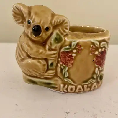 Sweet midcentury koala toothpick holder in good vintage condition, with a charming retro look, marke...
