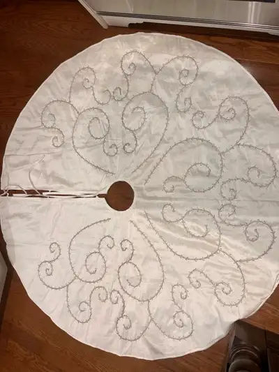 chrtimas tree skirt , View more