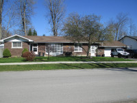 SPRAWLING BUNGALOW IN FORT ERIE