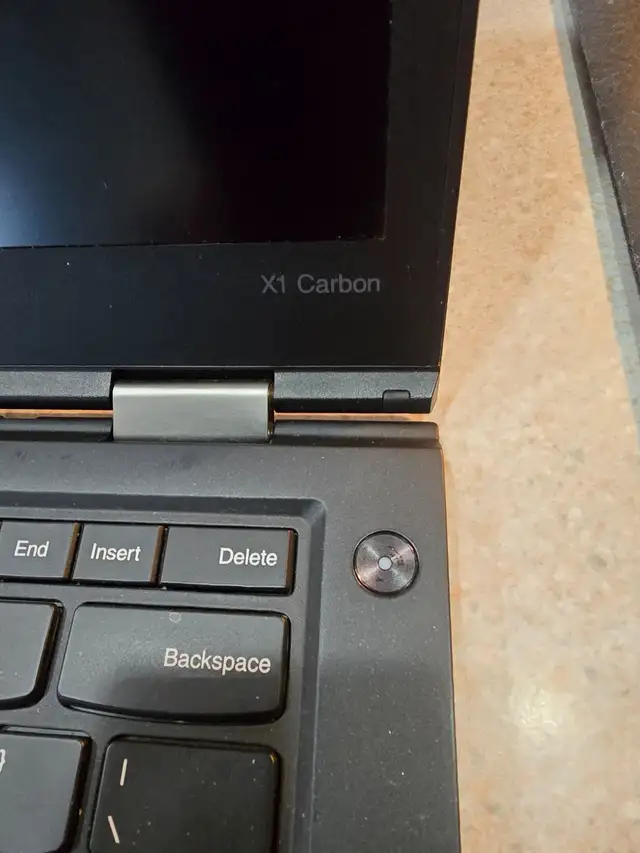 LENOVO  X1  CARBON   I 7  COME NEUF in Laptops in Victoriaville - Image 3