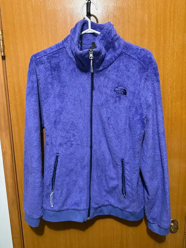 North Face Fleece in Women's - Tops & Outerwear in Calgary - Image 2