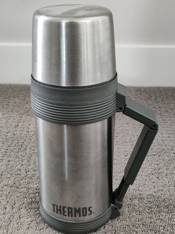 Thermos Stainless-Steel Vacuum Bottle - 750mL in Other in Calgary - Image 2