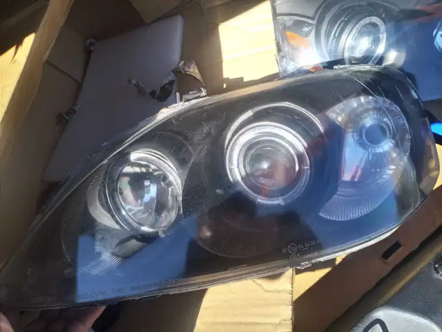 Lumiere civic 2000 in Auto Body Parts in Longueuil / South Shore - Image 4