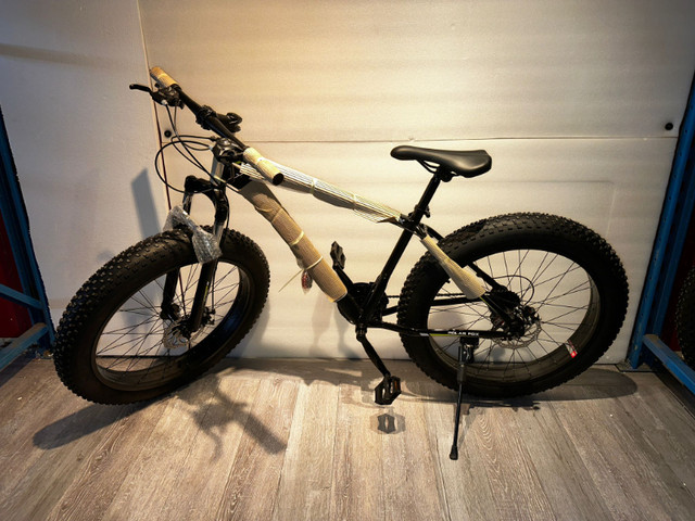 BRAND NEW  BOXED 4" Fat Tyre Mountain Bicycle in Mountain in Oakville / Halton Region - Image 2