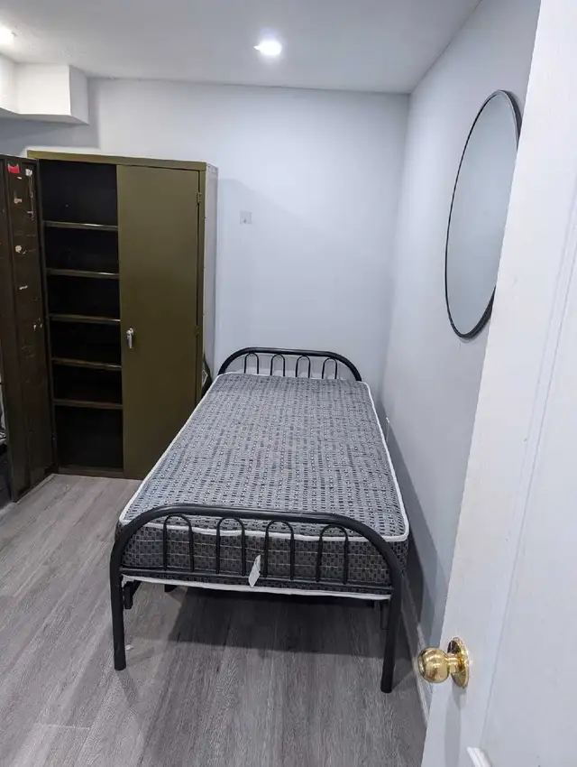 private room for rent for girls in Scarborough