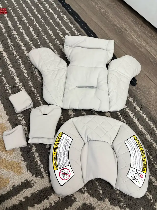 Nuna Pipa Lite infant car seat insert white in Strollers, Carriers & Car Seats in Mississauga / Peel Region - Image 2