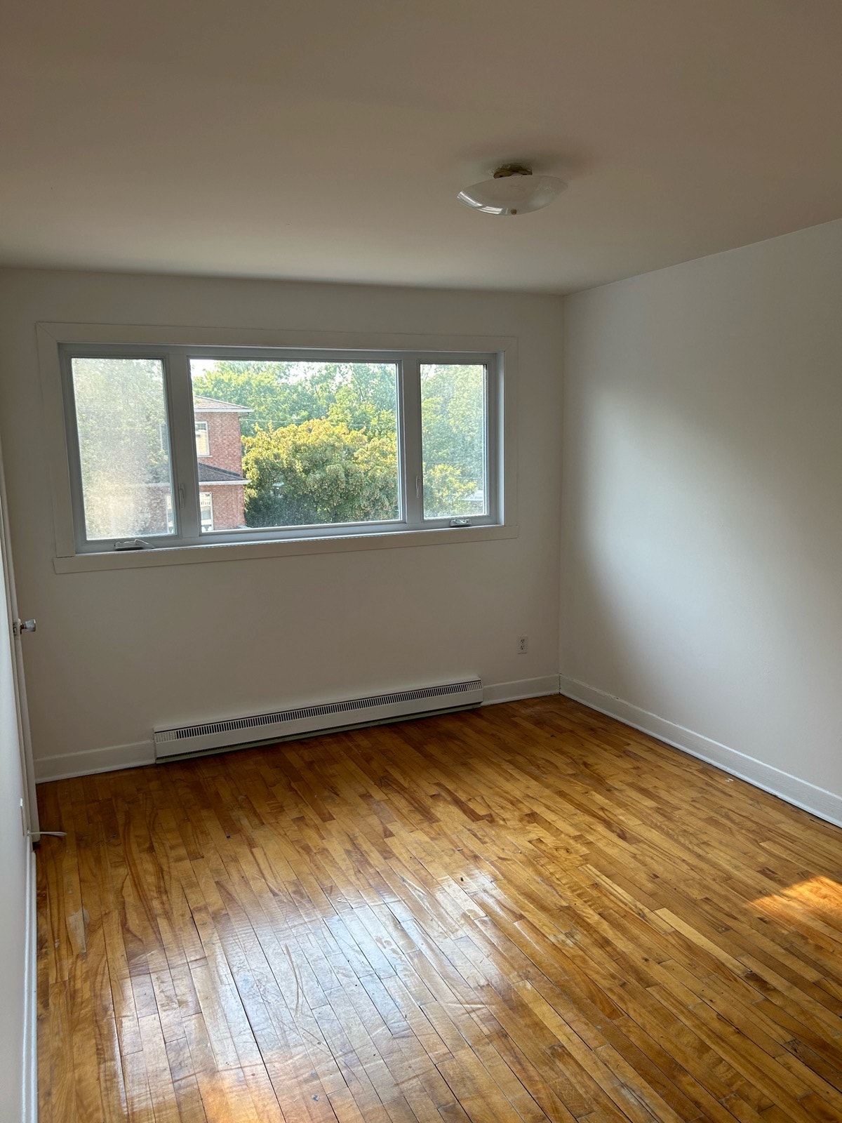 lasalle upper duplex 5 1/2 rent — photo 3