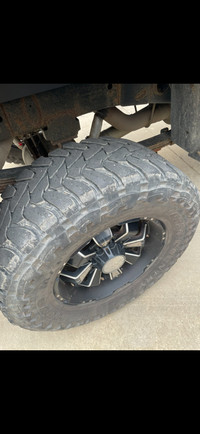 37” tires and 20” hostile wheels
