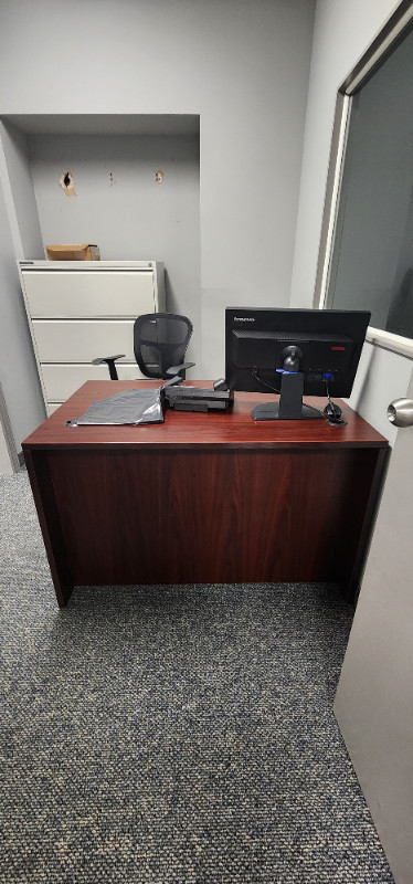 Used Office furniture for sale in Desks in Mississauga / Peel Region
