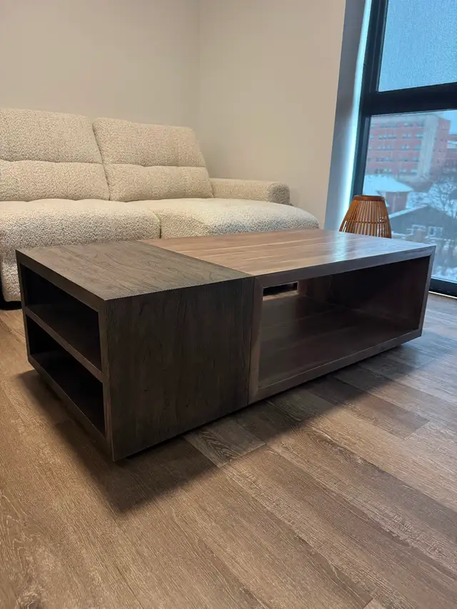 Coffee Table Solid Wood in Coffee Tables in Peterborough - Image 2