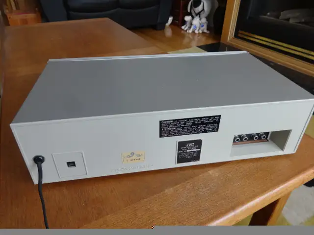 JVC KD-D10C vintage tape deck(1982) for sale in Stereo Systems & Home Theatre in Markham / York Region - Image 9