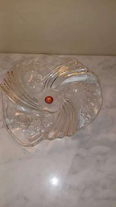 2"Tx9"D Waltherglas Crystal Christmas Decor SANTA DISH, View more