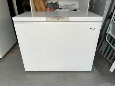 Chest freezer 17 cu. ft / Congélateur horizontal 17 pi3, View more