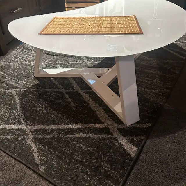 Coffee Table426574261246371843